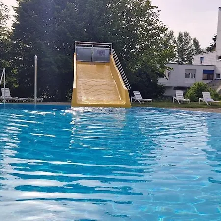 2-zimmer Wohnung, Pools, Sauna Und Balkon