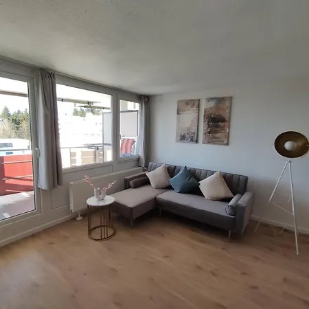 2-zimmer Wohnung, Pools, Sauna Und Balkon *
