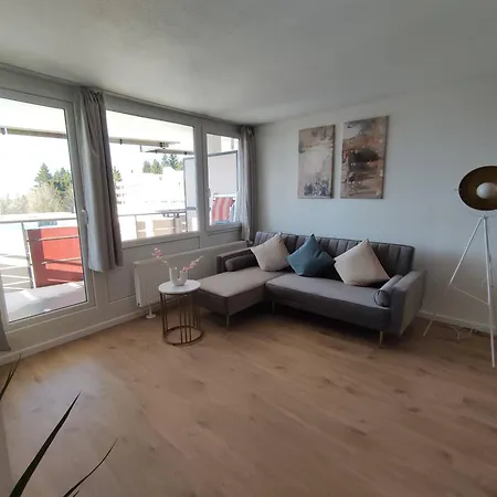 2-zimmer Wohnung, Pools, Sauna Und Balkon *