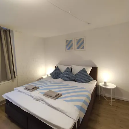 2-zimmer Wohnung, Pools, Sauna Und Balkon