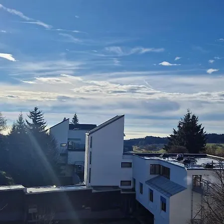2-zimmer Wohnung, Pools, Sauna Und Balkon *