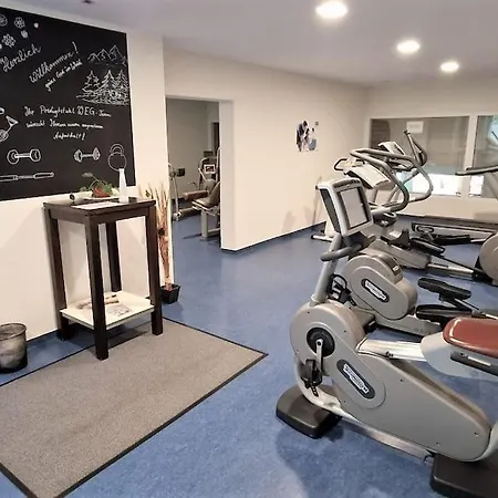 2-zimmer Wohnung, Pools, Sauna Und Balkon *