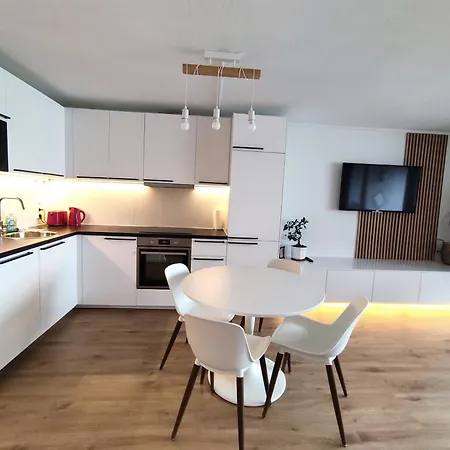 شقة 2-zimmer Wohnung, Pools, Sauna Und Balkon
