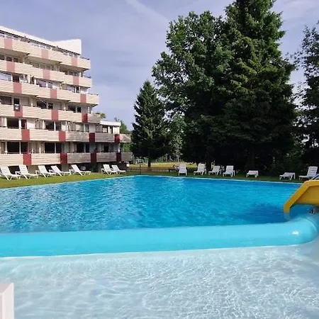 2-zimmer Wohnung, Pools, Sauna Und Balkon Apartment
