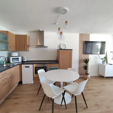 شقة 2-zimmer Wohnung, Pools, Sauna Und Balkon *