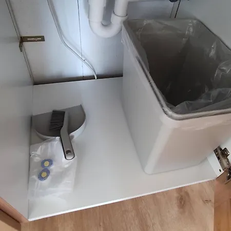 Apartment 2-zimmer Wohnung, Pools, Sauna Und Balkon *