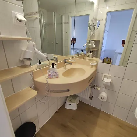 2-zimmer Wohnung, Pools, Sauna Und Balkon Apartment *