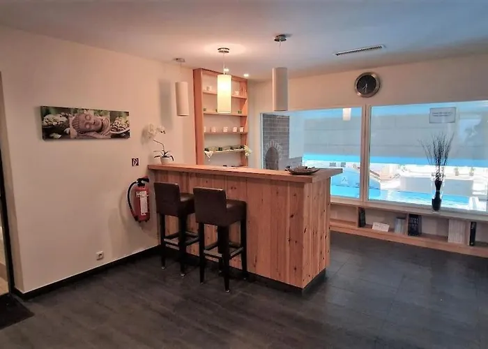 Apartmán 2-zimmer Wohnung, Pools, Sauna Und Balkon *