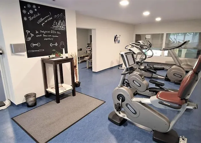 2-zimmer Wohnung, Pools, Sauna Und Balkon *