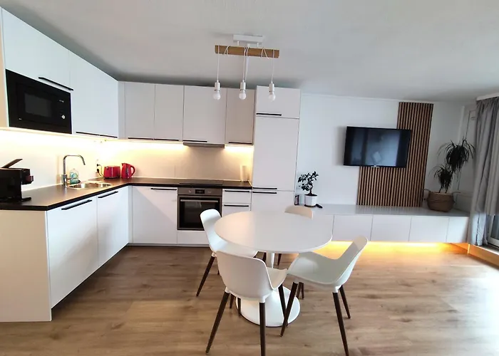 Apartmán 2-zimmer Wohnung, Pools, Sauna Und Balkon