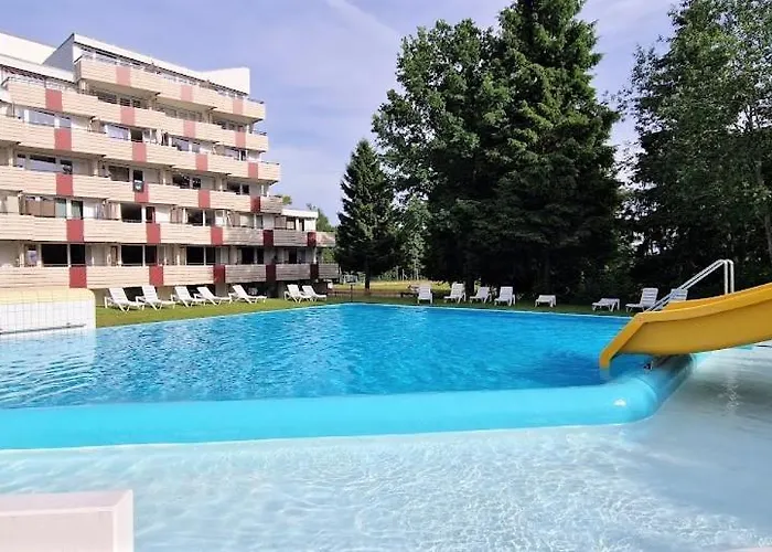 2-zimmer Wohnung, Pools, Sauna Und Balkon *