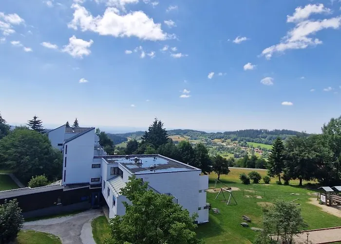 2-zimmer Wohnung, Pools, Sauna Und Balkon *