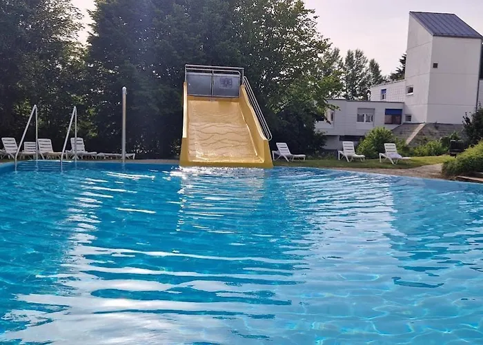 2-zimmer Wohnung, Pools, Sauna Und Balkon