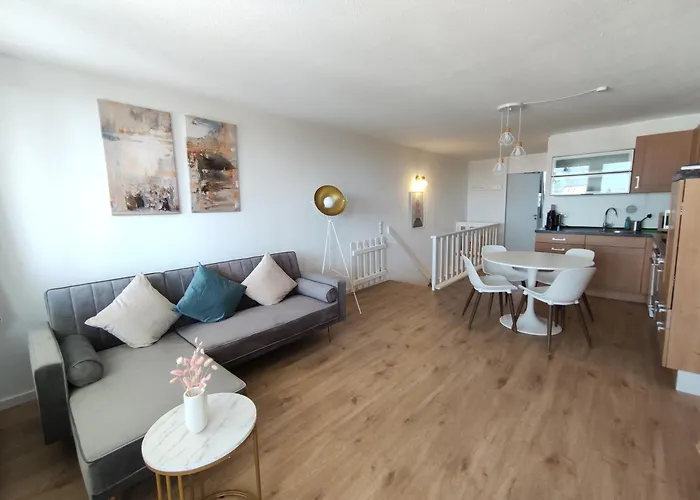 2-zimmer Wohnung, Pools, Sauna Und Balkon Apartmán