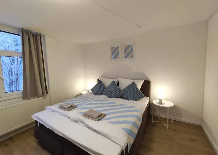 2-zimmer Wohnung, Pools, Sauna Und Balkon